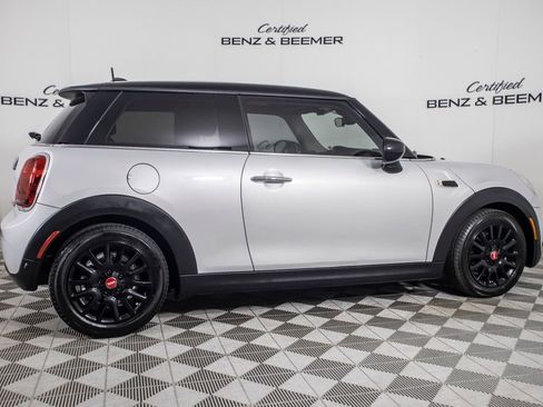 Used 2021 MINI Cooper 2-Door Hardtop w/ 6.5" Touchscreen Package image 5