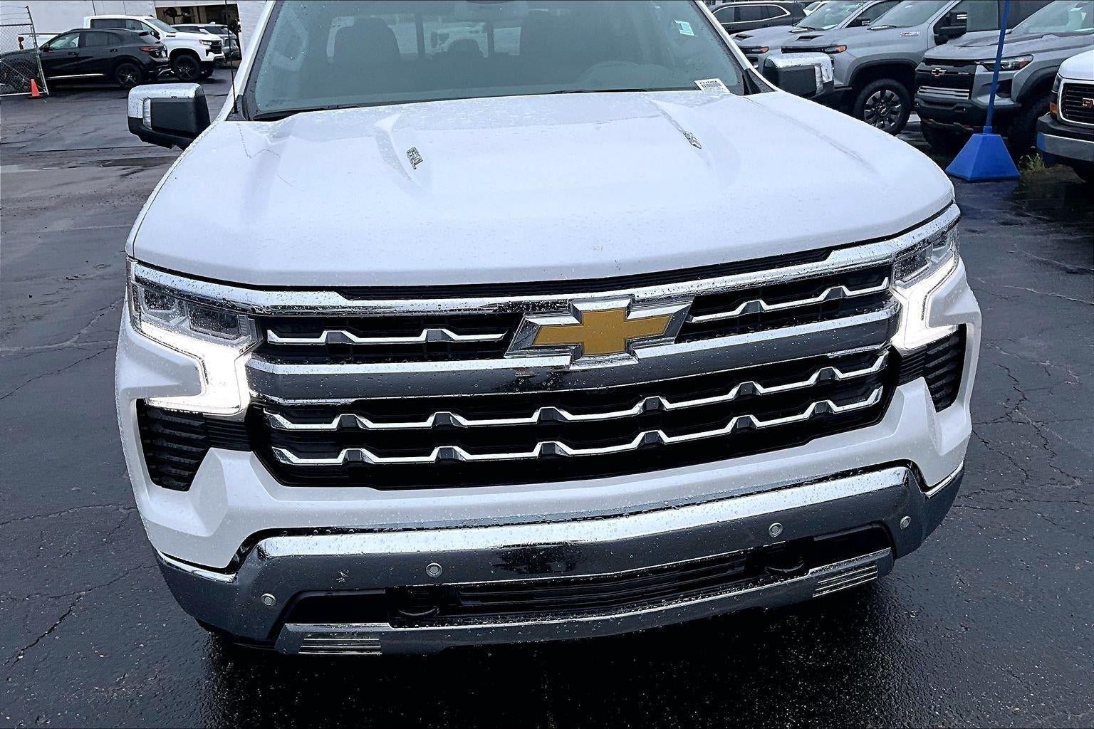 Used 2023 Chevrolet Silverado 1500 LTZ w/ LTZ Premium Package AWD/4WD image 3