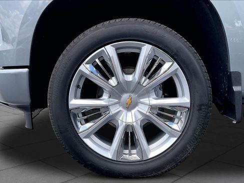Used 2026 Chevrolet Silverado 1500 High Country w/ High Country Premium Package AWD/4WD image 18