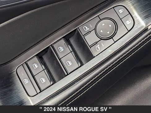 Used 2024 Nissan Rogue SV image 21