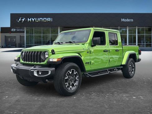 Used 2025 Jeep Gladiator Sport w/ Premium Package AWD/4WD image 1