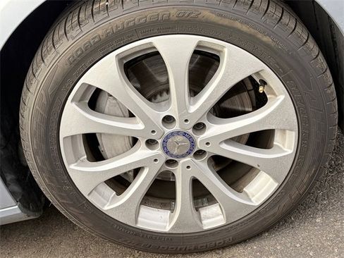 Used 2017 Mercedes-Benz E 300 image 4