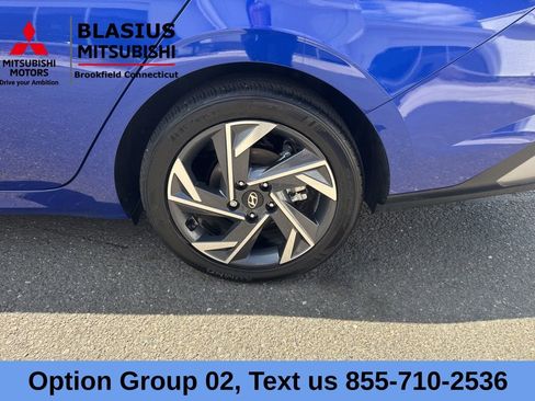 Used 2024 Hyundai Elantra SEL w/ Convenience Package FWD image 18