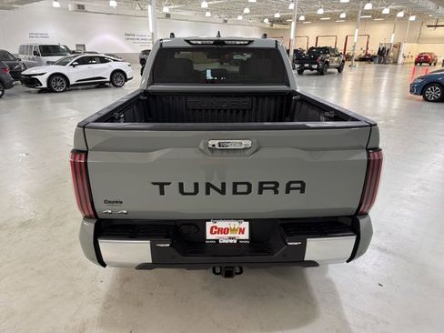 Used 2025 Toyota Tundra Limited AWD/4WD image 9