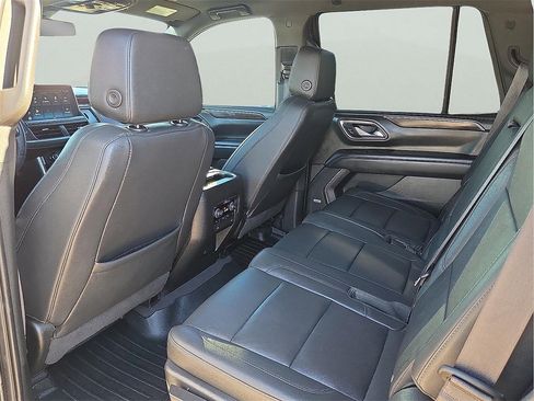 Used 2022 Chevrolet Tahoe Z71 w/ Luxury Package image 17