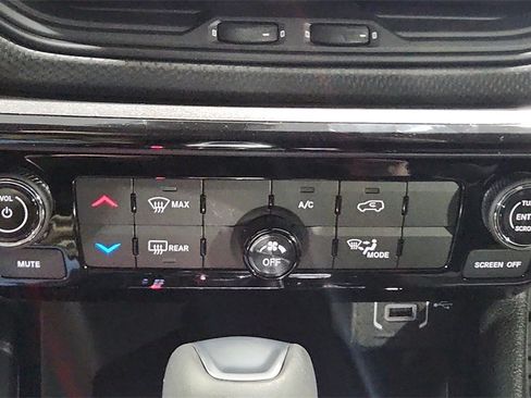 New 2026 Jeep Compass Latitude image 22