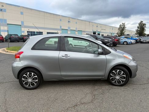 Used 2010 Toyota Yaris 2-Door Hatchback FWD image 8