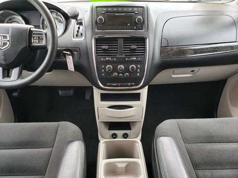 Used 2016 Dodge Grand Caravan SE w/ Quick Order Package 29E SE FWD image 13