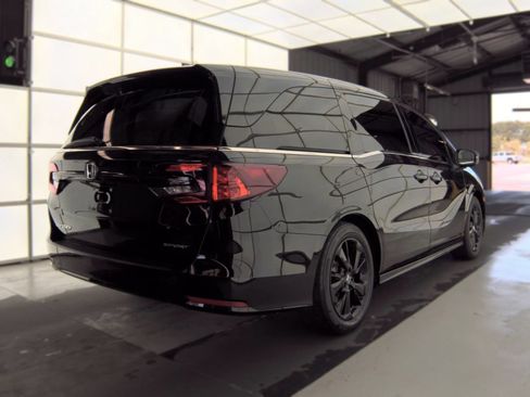 Used 2023 Honda Odyssey Sport image 4