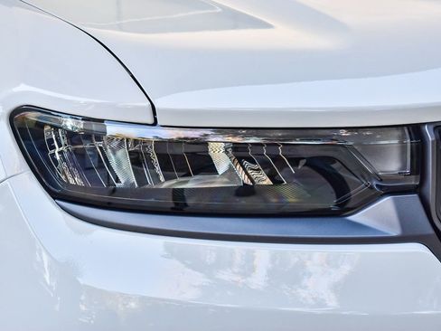 New 2026 Jeep Grand Cherokee Altitude image 8