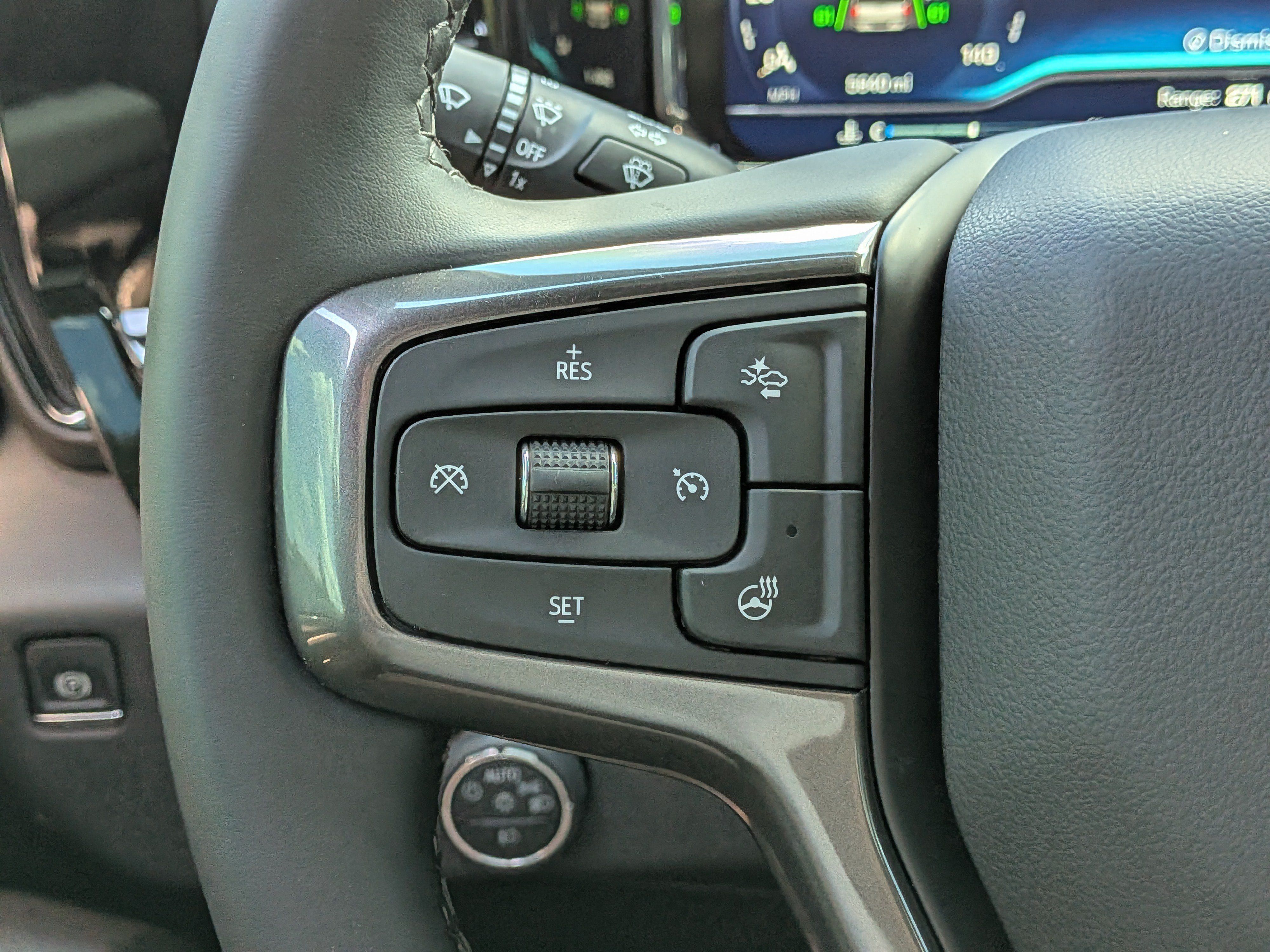 Used 2025 Chevrolet Silverado 2500 ZR2 w/ Technology Package AWD/4WD image 25