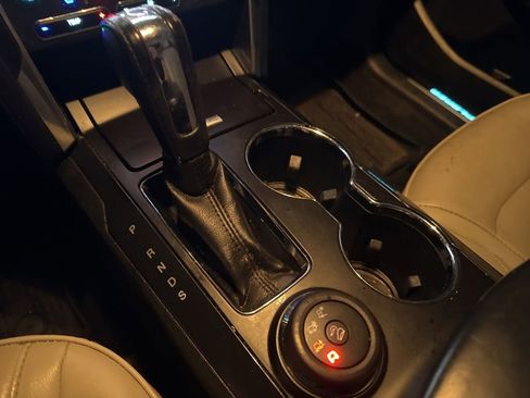 Used 2017 Ford Explorer Platinum image 8