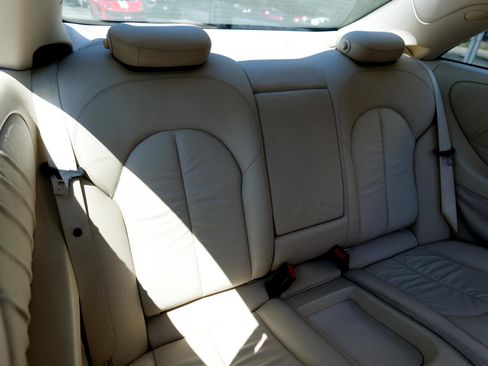 Used 2007 Mercedes-Benz CLK 350 2dr Coupe 3.5L image 40