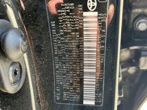 Certified 2025 Toyota Corolla LE FWD image 13