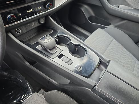 Used 2023 Nissan Rogue SV FWD image 23