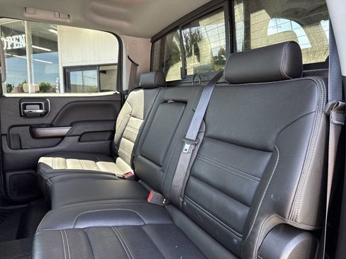 Used 2019 GMC Sierra 2500 Denali w/ Duramax Plus Package AWD/4WD image 27