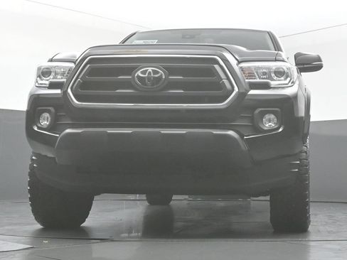 Used 2022 Toyota Tacoma SR5 w/ Technology Package RWD image 47