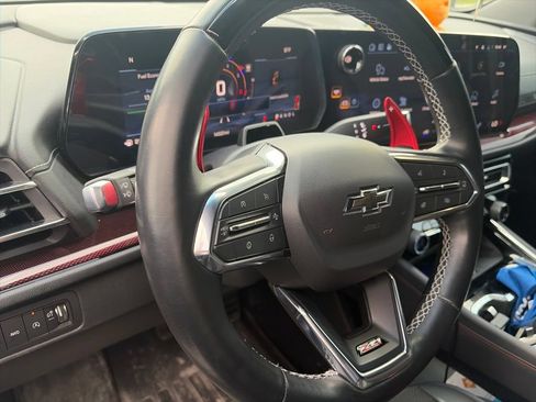 Used 2025 Chevrolet Traverse Z71 w/ Enhanced Driving Package AWD/4WD image 9