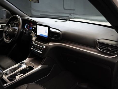 Used 2020 Ford Explorer XLT w/ Equipment Group 202A AWD/4WD image 59