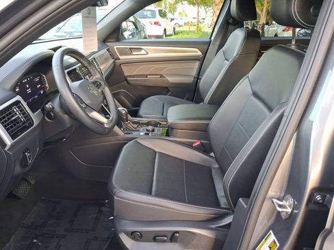 Certified 2022 Volkswagen Atlas Cross Sport SE AWD/4WD image 14