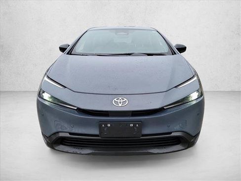 Used 2024 Toyota Prius LE FWD image 2