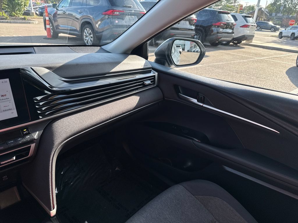 Used 2025 Toyota Camry LE FWD image 28