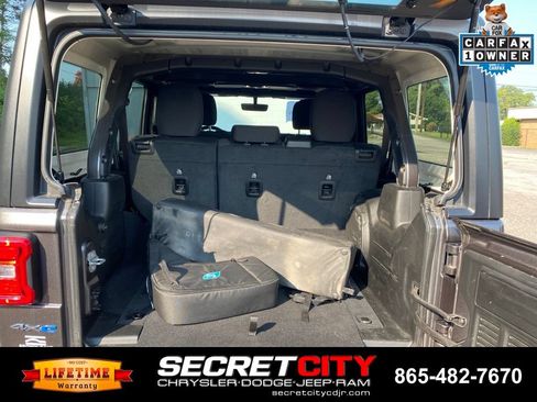 Used 2023 Jeep Wrangler Unlimited Rubicon 4xe w/ Cold Weather Group AWD/4WD image 9