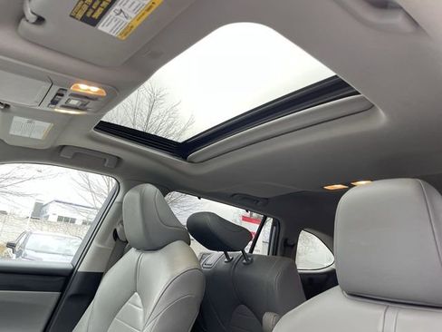 Used 2020 Toyota Highlander XLE image 11