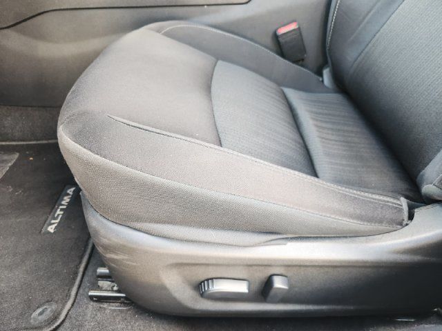 Used 2024 Nissan Altima 2.5 SV FWD image 23