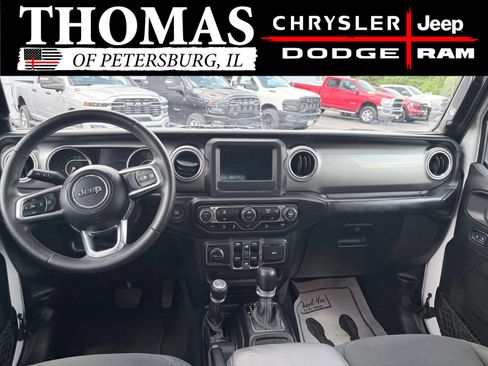 Used 2019 Jeep Wrangler Unlimited Sahara AWD/4WD image 12