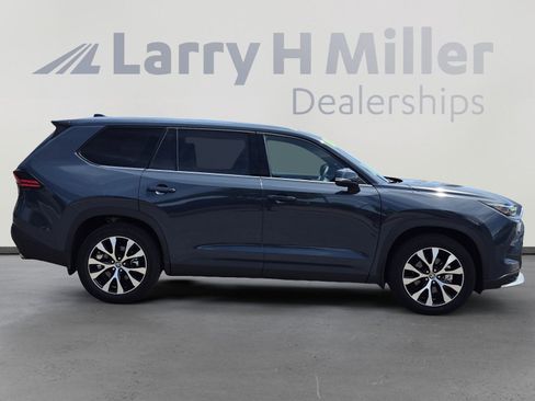 Used 2025 Toyota Grand Highlander AWD Hybrid image 6