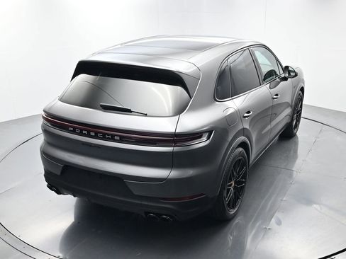 Certified 2026 Porsche Cayenne E-Hybrid AWD/4WD image 38