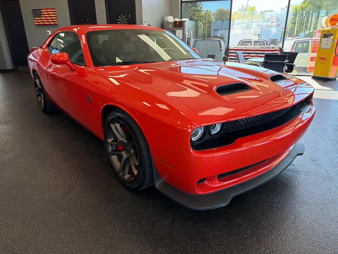 Used 2023 Dodge Challenger SRT Hellcat RWD image 4