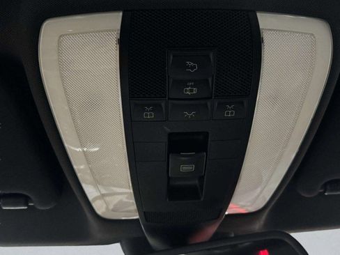 Used 2012 Mercedes-Benz C 300 Sport image 38