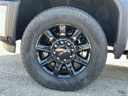 Used 2024 GMC Sierra 2500 AT4 w/ AT4 Premium Plus Package image 10