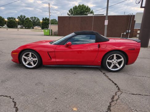 Used 2006 Chevrolet Corvette Convertible w/ Preferred Equipment Group RWD image 7
