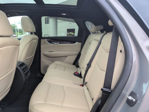 Used 2018 Cadillac XT5 Luxury w/ Driver Awareness Package image 34