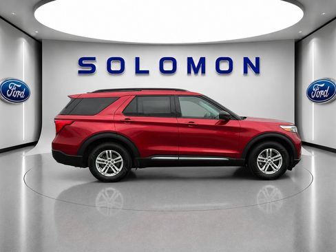 Certified 2021 Ford Explorer XLT AWD/4WD image 4