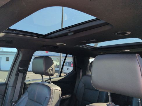 Certified 2022 Chevrolet Traverse RS image 19