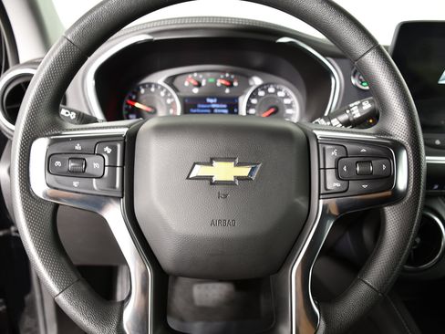 Used 2025 Chevrolet Blazer LT AWD/4WD image 19
