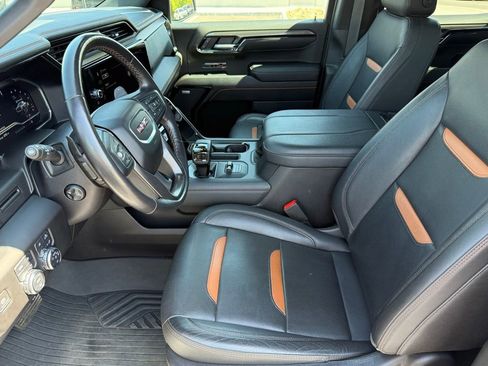 Used 2023 GMC Sierra 1500 AT4 w/ AT4 Preferred Package AWD/4WD image 4