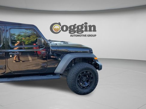 Used 2020 Jeep Gladiator Sport w/ Quick Order Package 24S AWD/4WD image 10