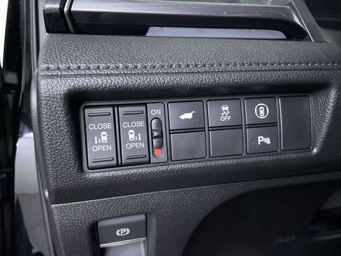 Used 2023 Honda Odyssey Elite image 25