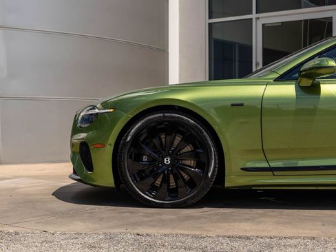 Certified 2025 Bentley Continental GTC AWD/4WD image 18