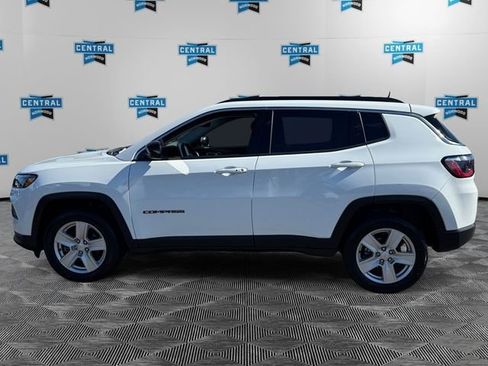 Certified 2022 Jeep Compass Latitude w/ Convenience Group AWD/4WD image 3