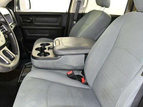 Used 2017 RAM 1500 Express w/ Express Value Package image 39