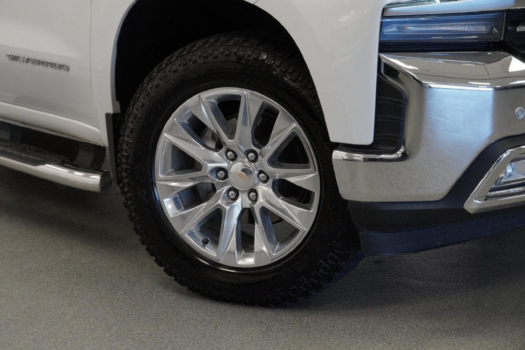 Certified 2021 Chevrolet Silverado 1500 LTZ w/ Z71 Off-Road Package AWD/4WD image 9