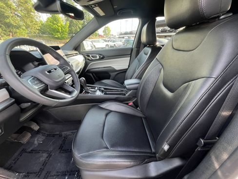Used 2025 Jeep Compass Limited AWD/4WD image 27