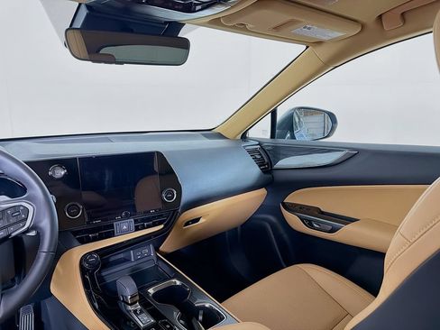 Used 2025 Lexus NX 250 FWD w/ Accessory Package (2T) image 21