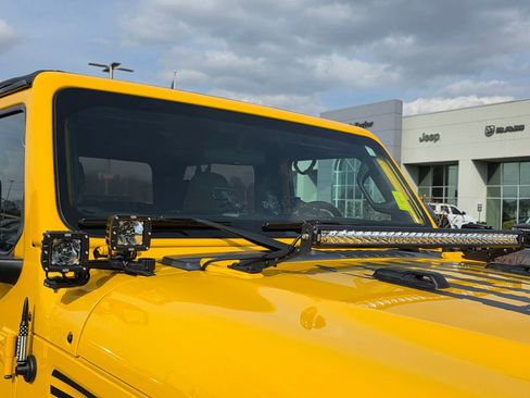 Used 2021 Jeep Wrangler Sport S image 11